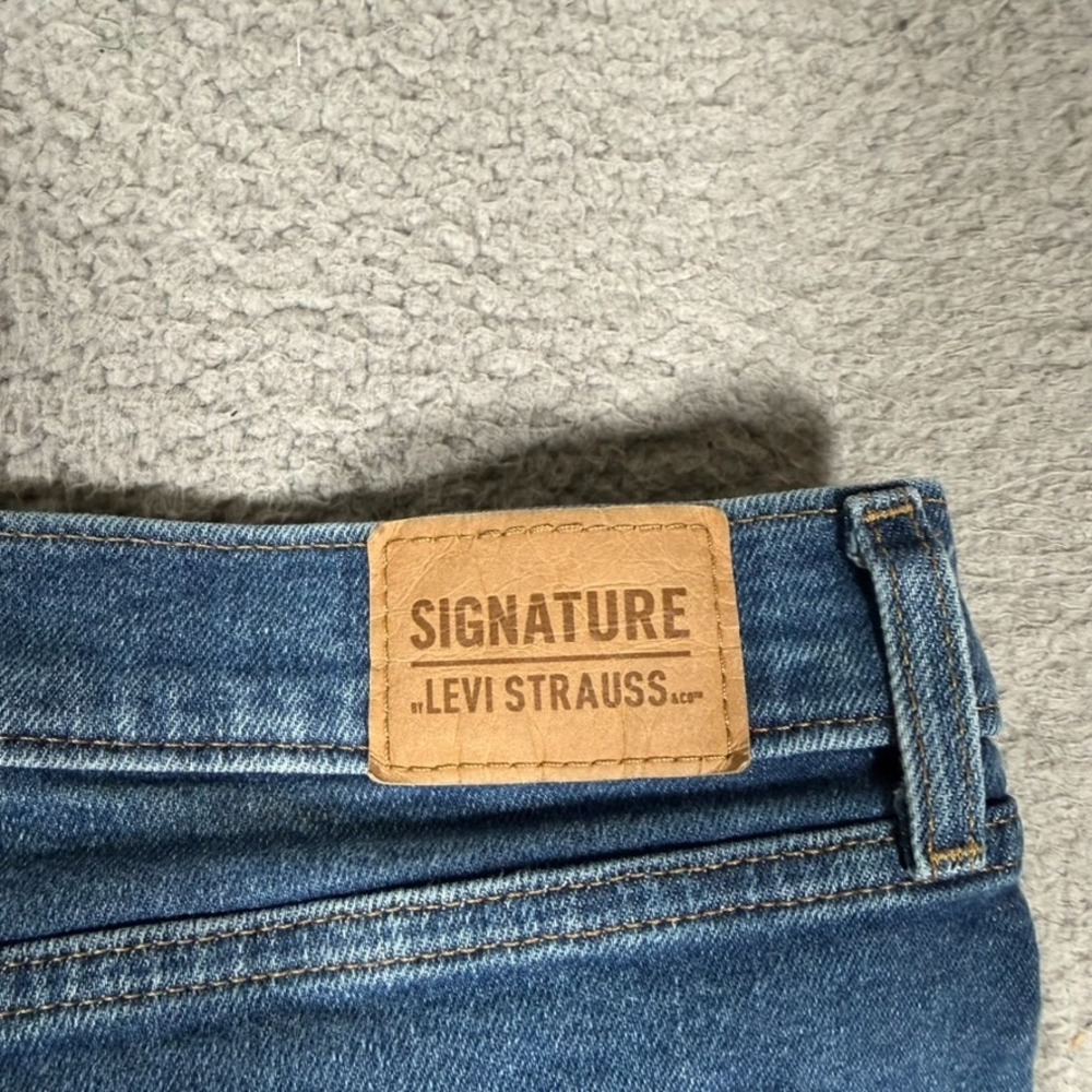 Levis Jeans Womens 33x24 Slim Taper Ankle Denim 5 Pocket Casual Preppy Stretch - Picture 10 of 10
